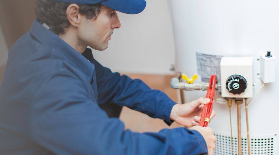 Local water heater installation in Waterloo, IL